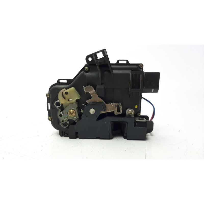 Recambio de cerradura puerta delantera izquierda para audi a4 berlina (8e) 1.9 tdi referencia OEM IAM 4B1837015B CRDVW1119 
