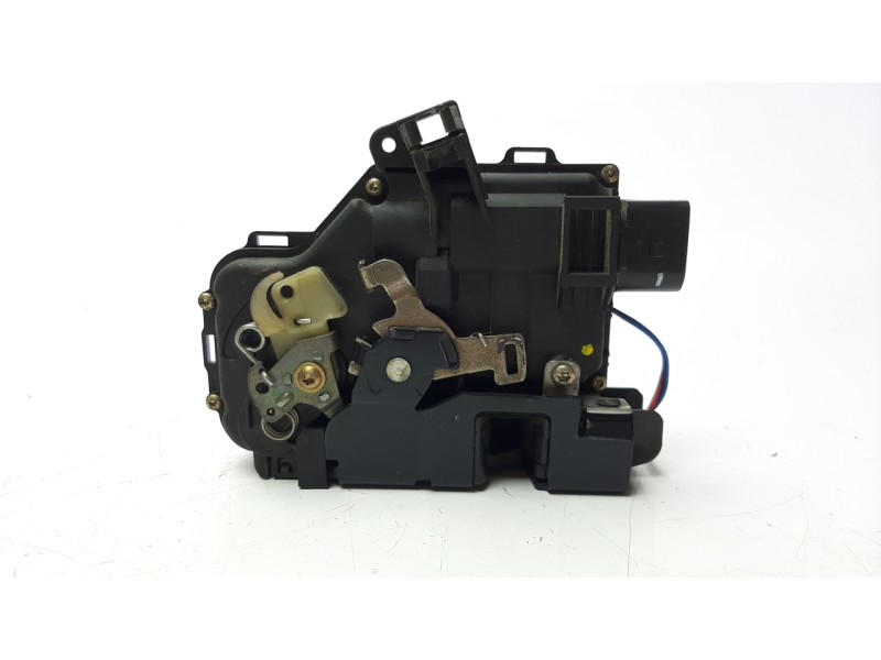 Recambio de cerradura puerta delantera izquierda para audi a4 berlina (8e) 1.9 tdi referencia OEM IAM 4B1837015B CRDVW1119 