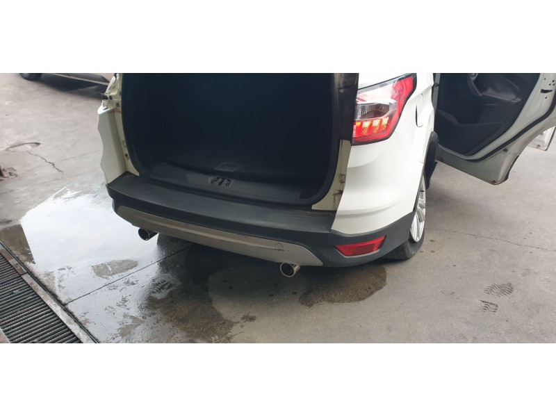 Recambio de paragolpes trasero para ford kuga st-line referencia OEM IAM CV4417D781EA  