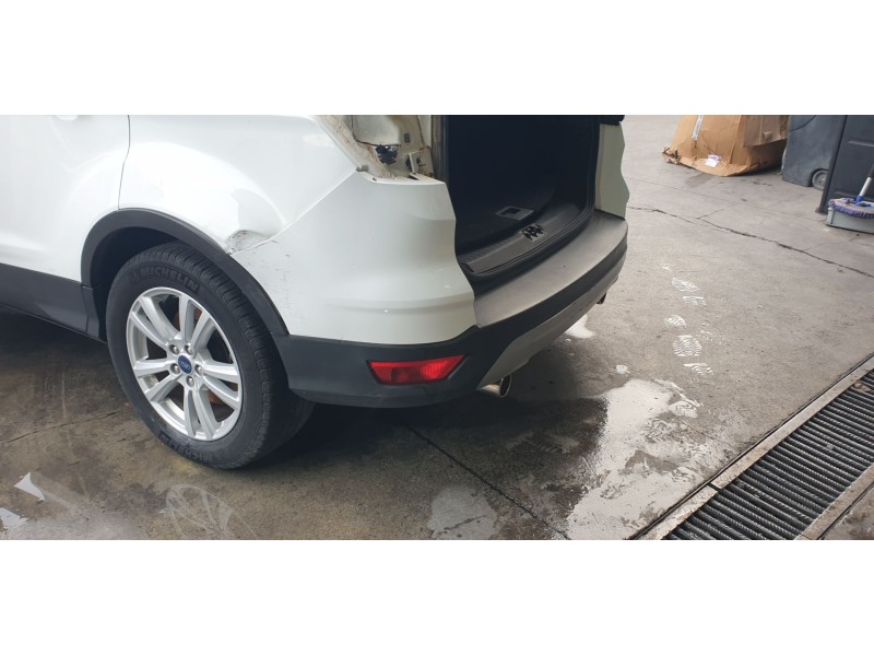 Recambio de paragolpes trasero para ford kuga st-line referencia OEM IAM CV4417D781EA  