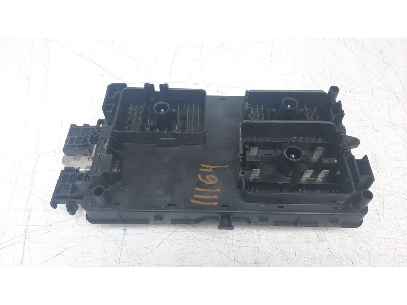 Recambio de caja reles / fusibles para opel insignia berlina 2.0 16v cdti referencia OEM IAM 13255300  