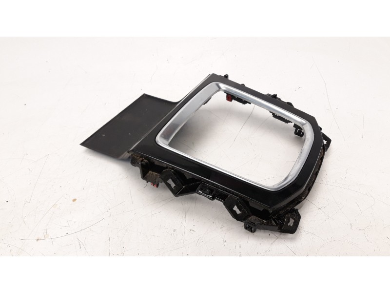 Recambio de moldura para mazda cx-5 2.2 turbodiesel cat referencia OEM IAM KB7W64341  