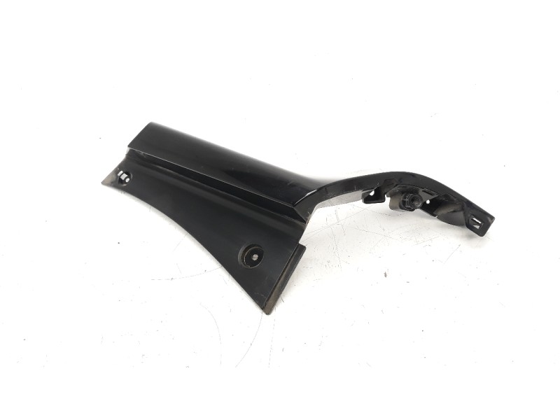 Recambio de moldura para kia niro referencia OEM IAM 87372G5000  