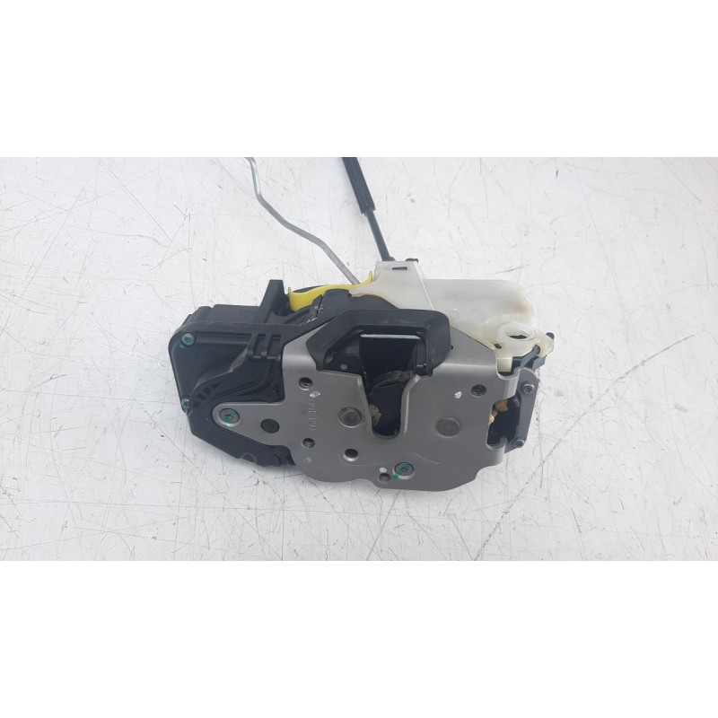 Recambio de cerradura puerta delantera izquierda para opel insignia berlina 2.0 16v cdti referencia OEM IAM 13503801 CRDOPE9522 