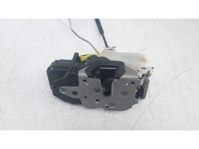 Recambio de cerradura puerta delantera izquierda para opel insignia berlina 2.0 16v cdti referencia OEM IAM 13503801 CRDOPE9522 