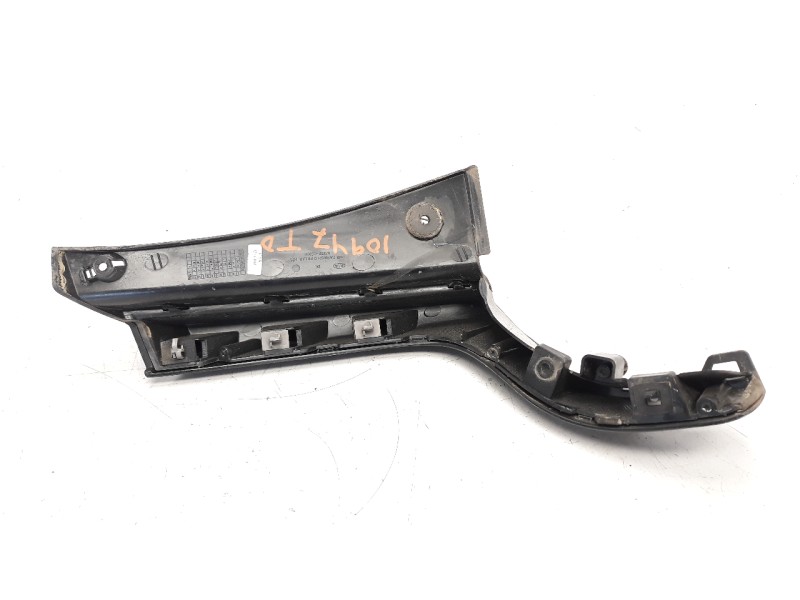 Recambio de moldura para kia niro referencia OEM IAM 87372G5000  