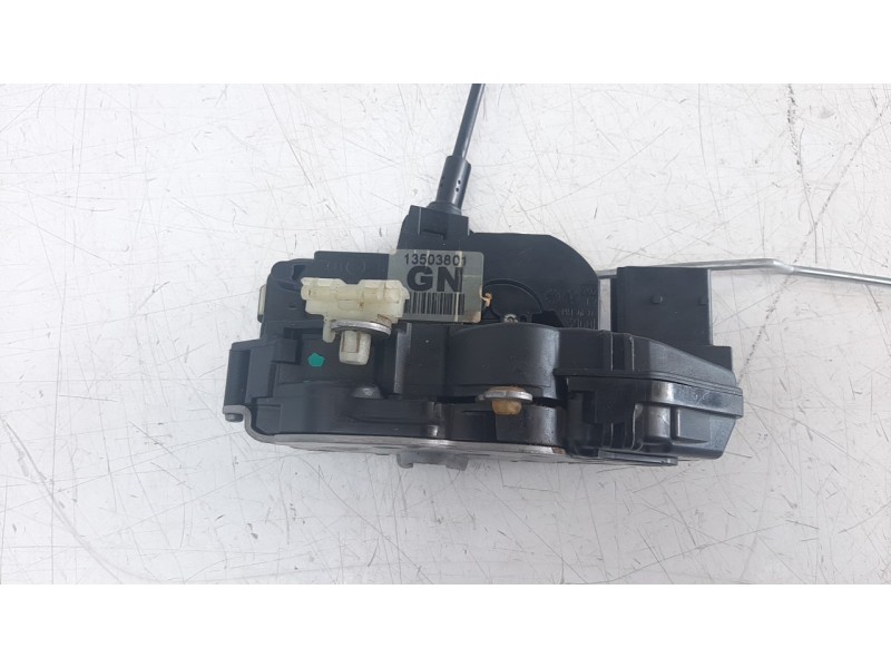Recambio de cerradura puerta delantera izquierda para opel insignia berlina 2.0 16v cdti referencia OEM IAM 13503801 CRDOPE9522 