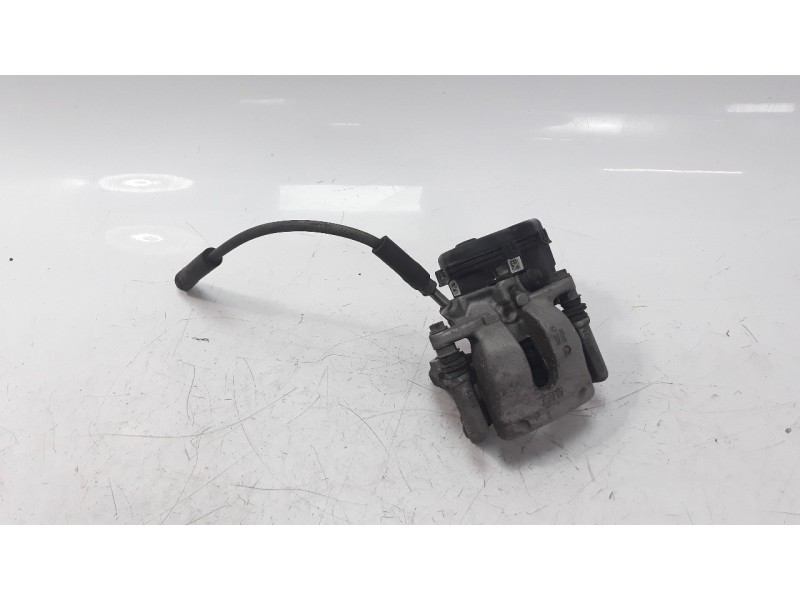Recambio de pinza de freno trasera derecha para mercedes-benz clase cla (w117) cla 180 (117.342) referencia OEM IAM 0004232481  