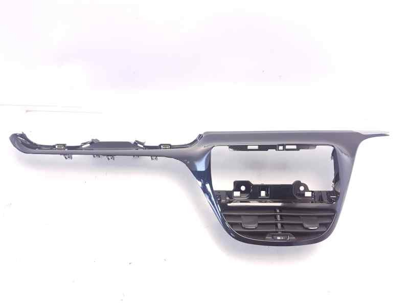 Recambio de rejilla aireadora para peugeot 208 style referencia OEM IAM 9673830077  