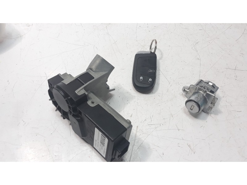 Recambio de antirrobo / llave contacto para jeep renegade 1.6 m-jet cat referencia OEM IAM 52088433  
