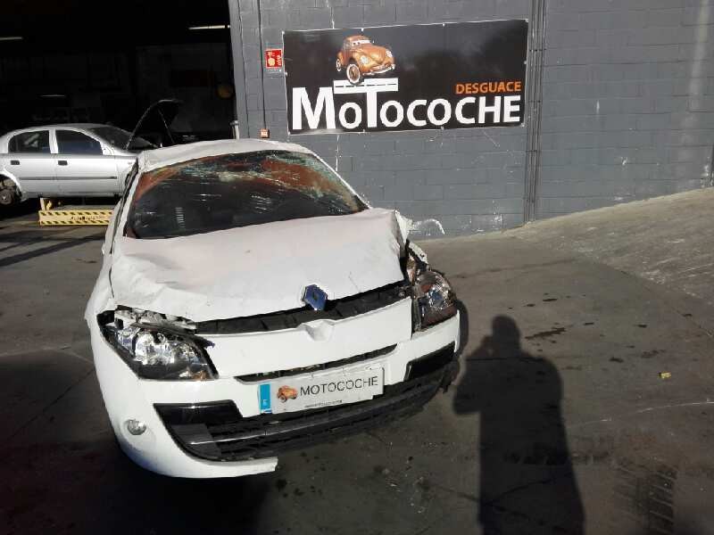 renault megane iii berlina 5 p del año 2011