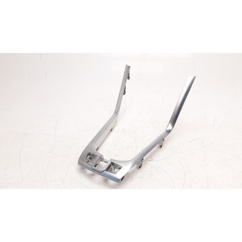 Recambio de moldura para opel antara 2.2 cdti cat (a 22 dm / lnq) referencia OEM IAM 20989977  