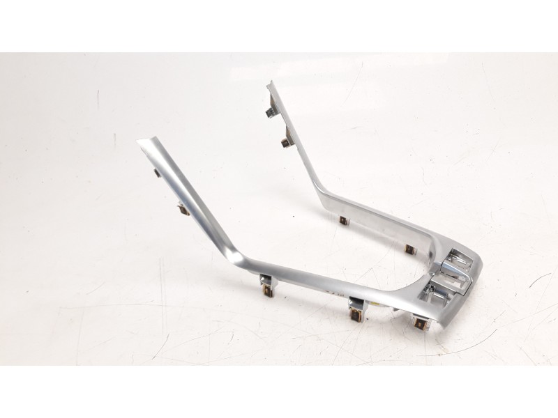 Recambio de moldura para opel antara 2.2 cdti cat (a 22 dm / lnq) referencia OEM IAM 20989977  