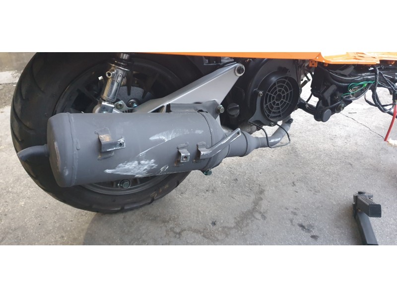 Recambio de silenciador trasero para lambretta v200 special flex special flex referencia OEM IAM L47100LPB0001  
