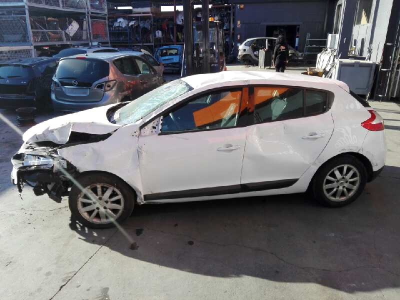 renault megane iii berlina 5 p del año 2011