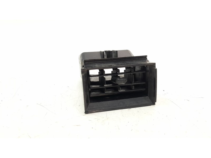 Recambio de rejilla aireadora para nissan patrol (k/w260) largo ta referencia OEM IAM 68750C8260  