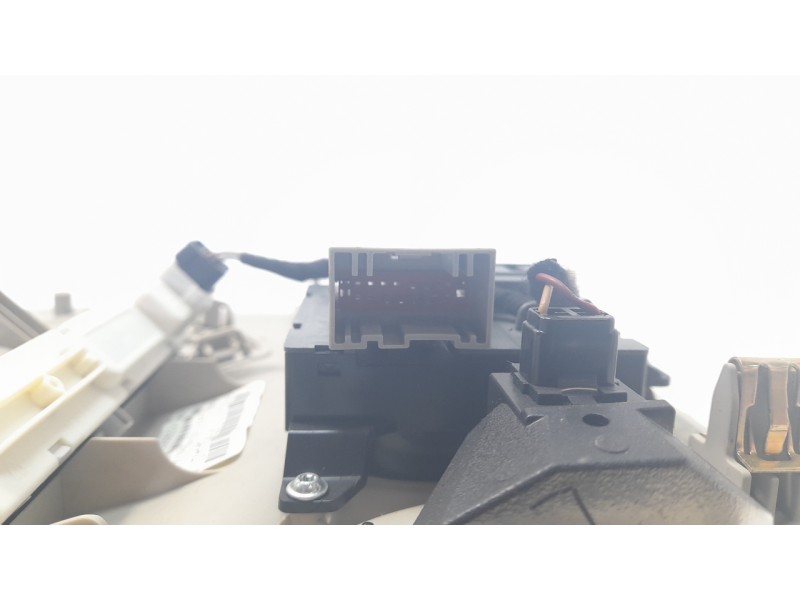Recambio de luz interior para jeep cherokee 2.0 m-jet cat referencia OEM IAM 1XF311DAAD  