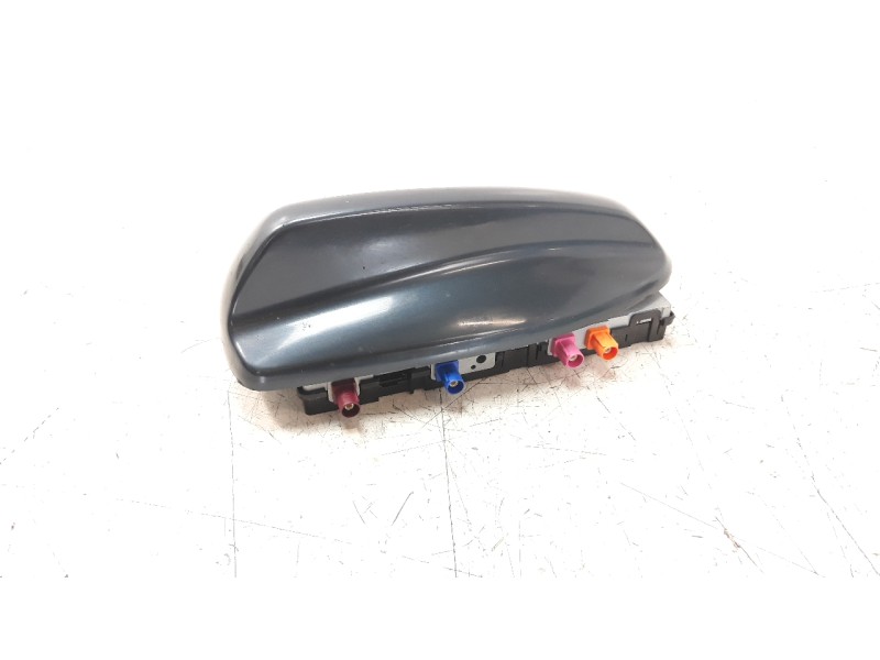 Recambio de antena para volvo xc60 referencia OEM IAM 31438104  