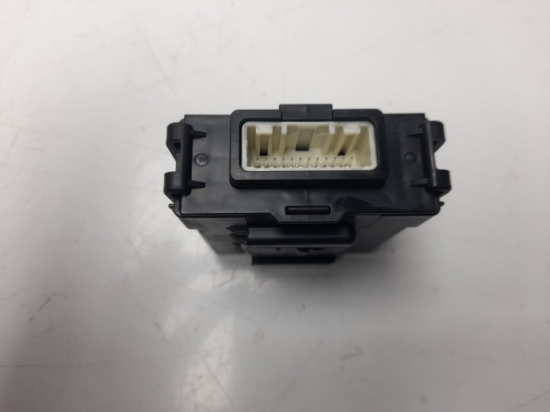 Recambio de modulo electronico para nissan x-trail (t32) 1.6 dci turbodiesel cat referencia OEM IAM 476A04BB0B  