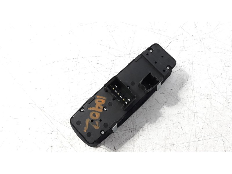 Recambio de mando elevalunas delantero izquierdo para jeep cherokee 2.0 m-jet cat referencia OEM IAM 68141894AA  