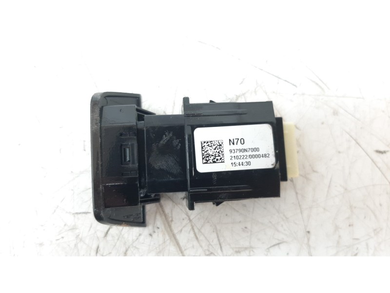 Recambio de warning para hyundai tucson referencia OEM IAM 93790N7000  
