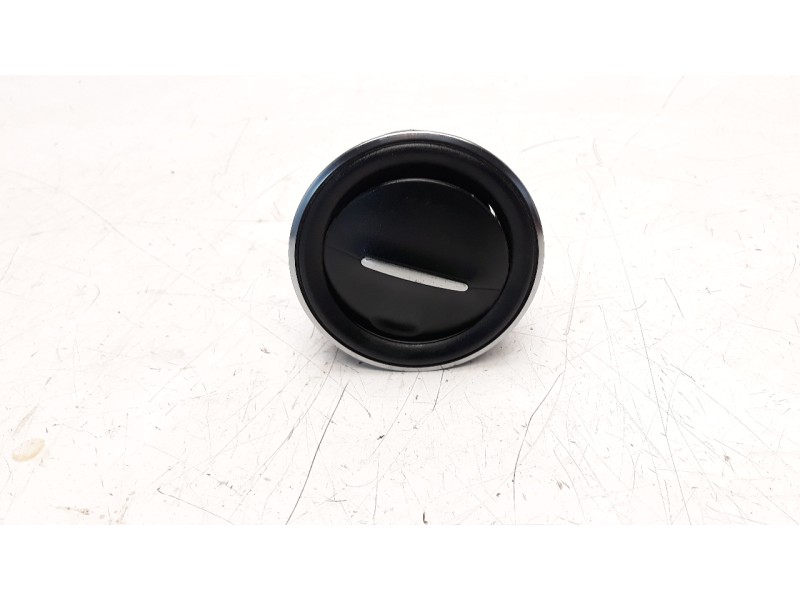 Recambio de rejilla aireadora para dacia sandero 0.9 tce cat referencia OEM IAM 687607797R  