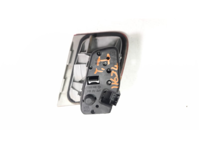 Recambio de piloto trasero izquierdo interior para bmw serie 3 berlina (e46) 2.0 16v diesel cat referencia OEM IAM 6907945  