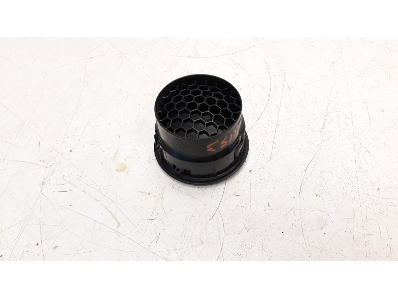 Recambio de rejilla aireadora para dacia sandero 0.9 tce cat referencia OEM IAM 687607797R  