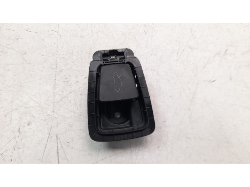 Recambio de cerradura capo para volvo xc60 referencia OEM IAM 32277309  