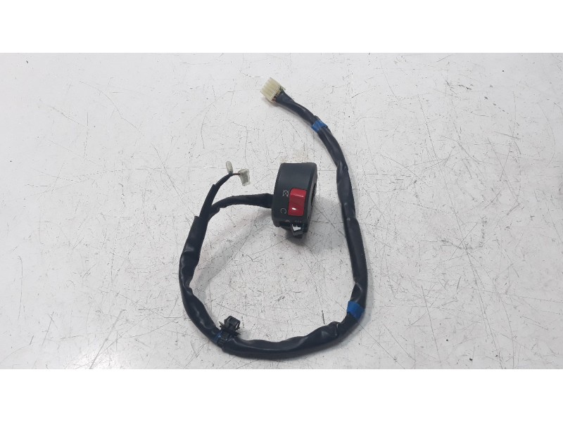 Recambio de piña luces derecha para yamaha yzf-r6 referencia OEM IAM BEB839630000  