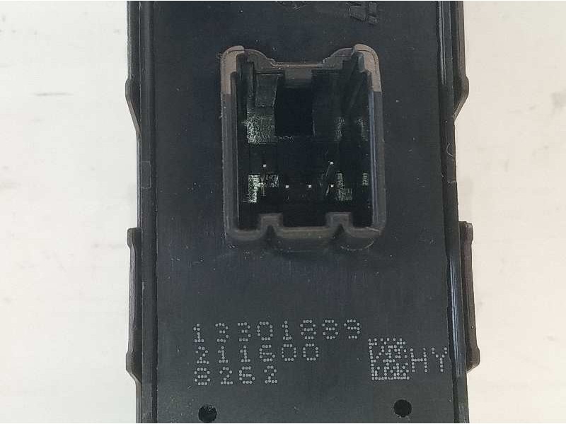 Recambio de mando elevalunas trasero izquierdo para opel insignia berlina cosmo referencia OEM IAM 13301889  