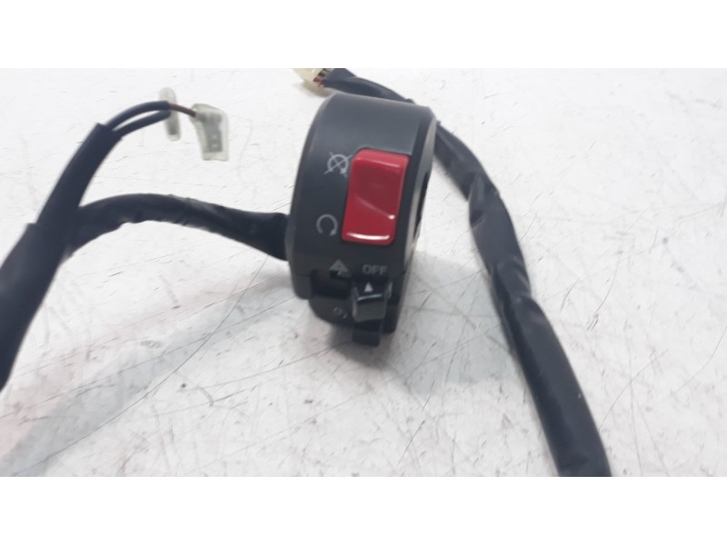 Recambio de piña luces derecha para yamaha yzf-r6 referencia OEM IAM BEB839630000  