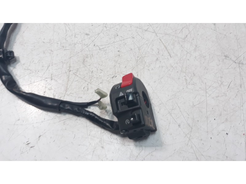 Recambio de piña luces derecha para yamaha yzf-r6 referencia OEM IAM BEB839630000  