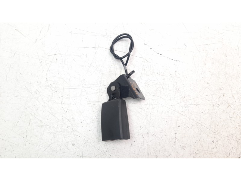 Recambio de cinturon seguridad trasero derecho para ssangyong rexton limited 4x4 referencia OEM IAM 7562036110LBN  