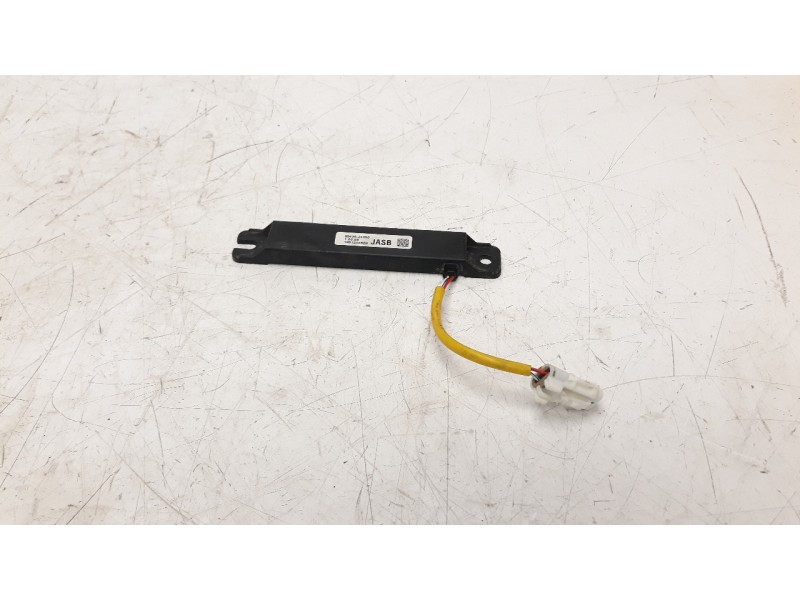 Recambio de antena para hyundai kona referencia OEM IAM 95420J4200  