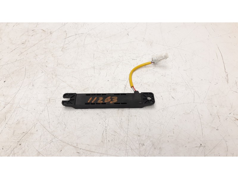 Recambio de antena para hyundai kona referencia OEM IAM 95420J4200  