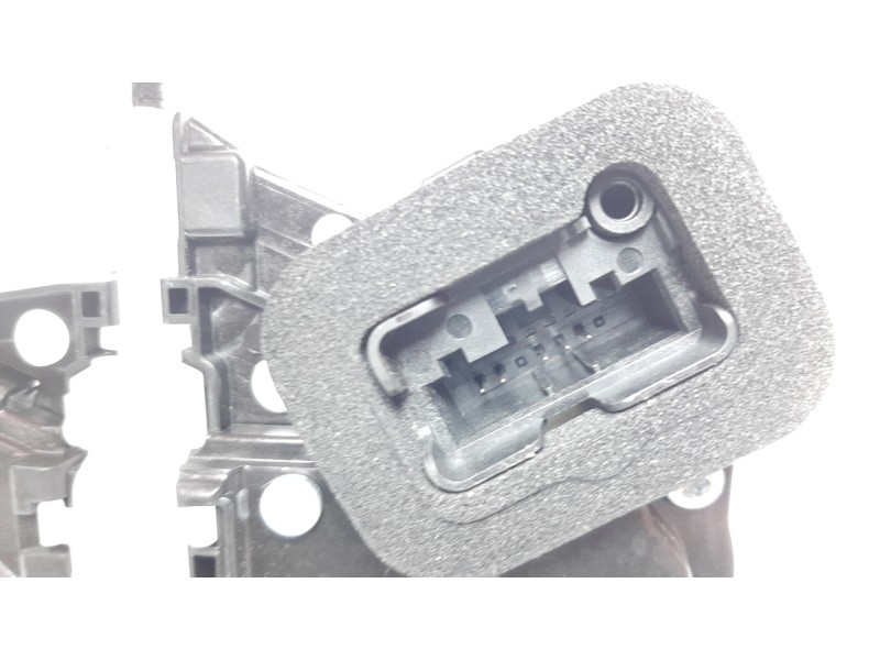 Recambio de cerradura puerta delantera derecha para volkswagen t-cross 1.0 tsi referencia OEM IAM 10B837016  