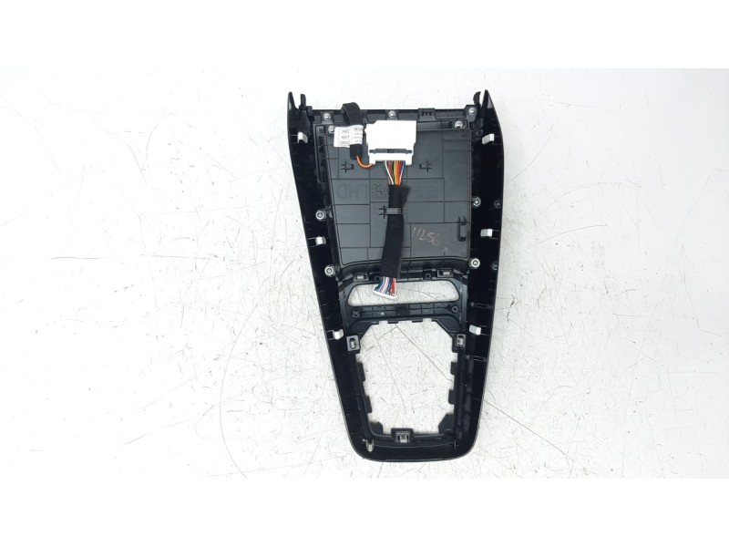 Recambio de moldura para kia stonic (ybcuv) 1.0 tgdi cat referencia OEM IAM 84635H8000  