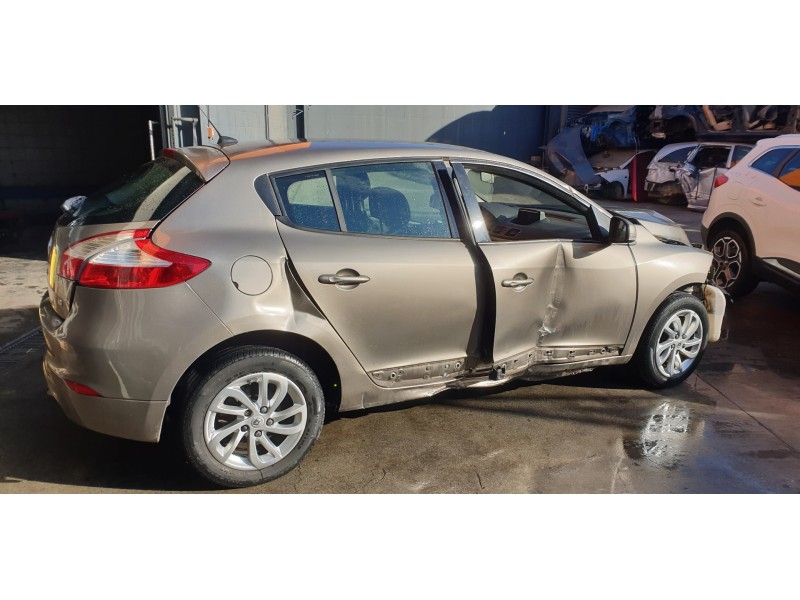 renault megane iii berlina 5 p del año 2012