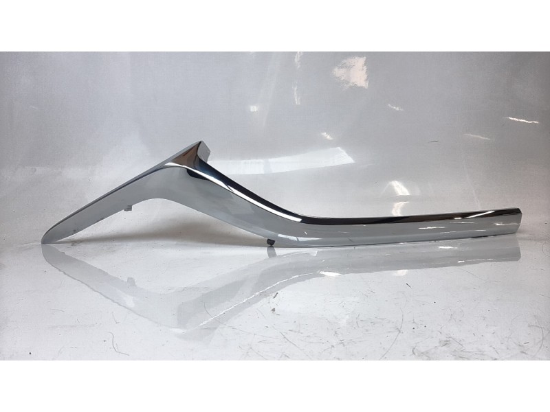 Recambio de moldura bajo faro derecho para mazda cx-5 evolution 2wd referencia OEM IAM KB8A507J1  