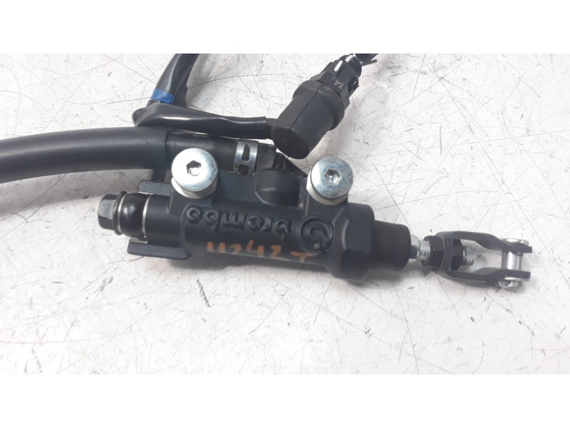 Recambio de bomba freno para yamaha yzf-r6 referencia OEM IAM 56P2583V00  