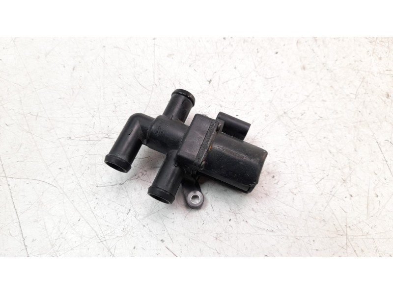 Recambio de valvula intercambio de calefaccion para audi q7 4mg referencia OEM IAM 1T0820036D  