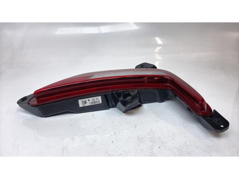Recambio de piloto trasero izquierdo paragolpes para ssangyong rexton limited 4x4 referencia OEM IAM 8390336010  