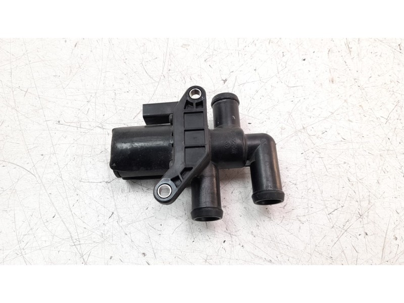 Recambio de valvula intercambio de calefaccion para audi q7 4mg referencia OEM IAM 1T0820036D  
