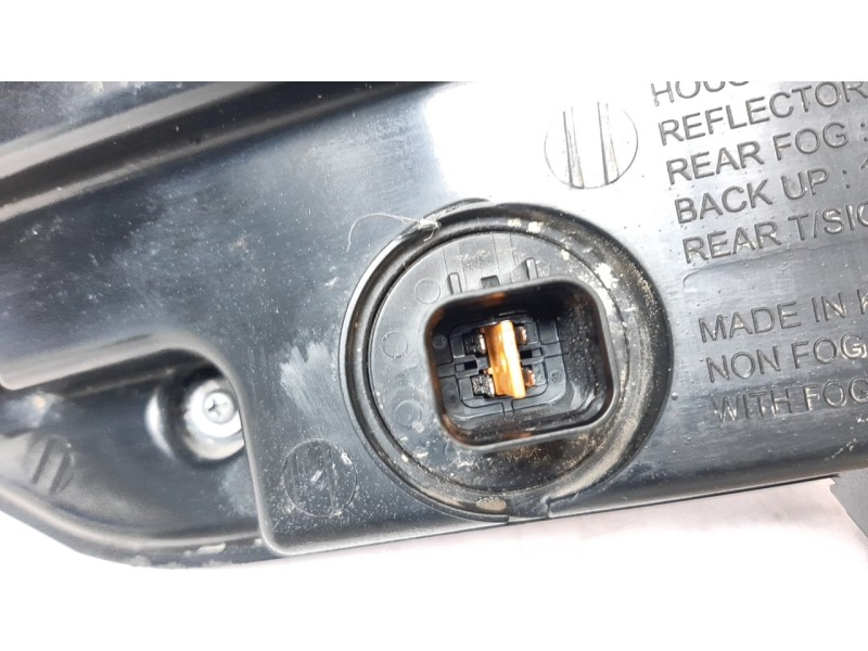 Recambio de piloto trasero izquierdo paragolpes para ssangyong rexton limited 4x4 referencia OEM IAM 8390336010  