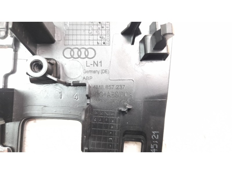 Recambio de moldura para audi q7 4mg referencia OEM IAM 4M8857237  