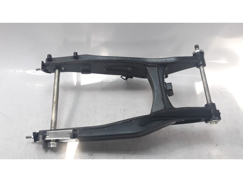 Recambio de puente trasero para yamaha yzf-r6 referencia OEM IAM BEB2211000P0  
