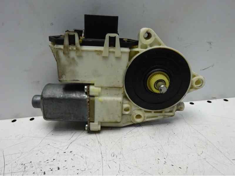 Recambio de motor elevalunas trasero izquierdo para citroen c4 berlina sx referencia OEM IAM 0130822239 1137328165 