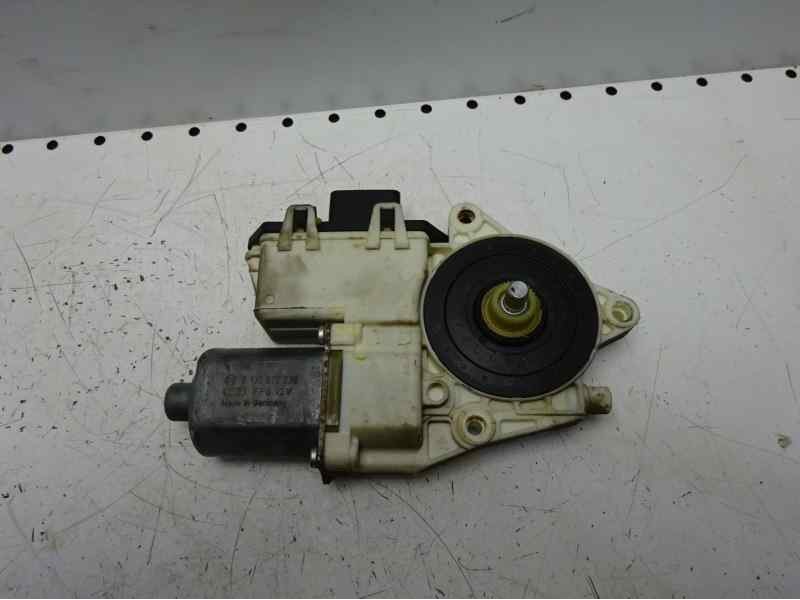 Recambio de motor elevalunas trasero izquierdo para citroen c4 berlina sx referencia OEM IAM 0130822239 1137328165 