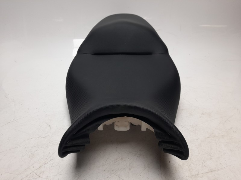 Recambio de asiento para kawasaki versys 650 versys 650 referencia OEM IAM 530660443MA  